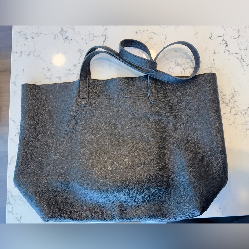 Cuyana Classic Leather Tote